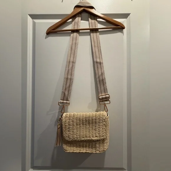 Spring/Summer 🌸 Cream Woven Shoulder Bag Adjustable Strap - Picture 2 of 6